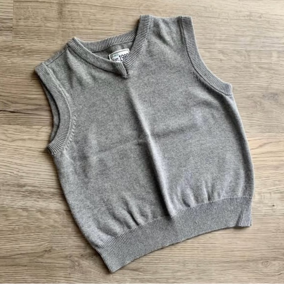 Plaid Button Up Shirt | Gray Sweater Vest | Boys | Size 4 | Children’s Place - Picture 4 of 4